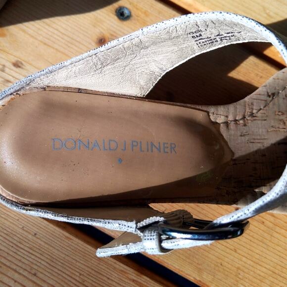 DONALD J PLINER Silver Metallic Cork Wedge Sandals Strappy Adjustable 8M - Picture 4 of 10